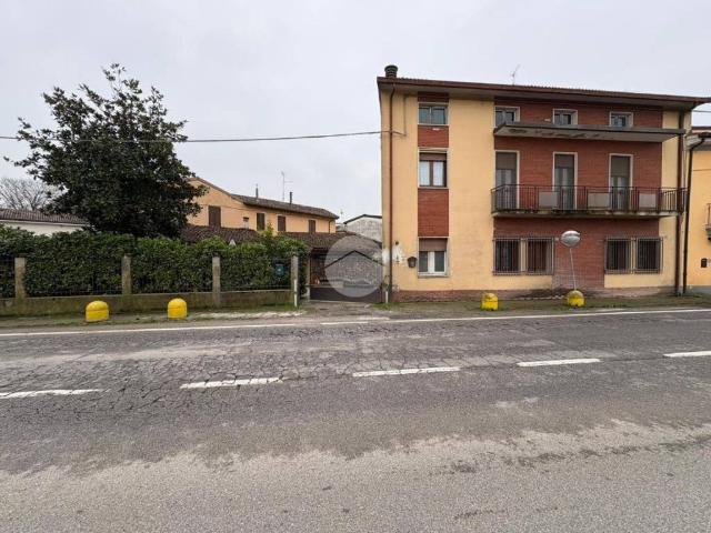 Villa Indipendente in vendita a Persico Dosimo, Lombardia