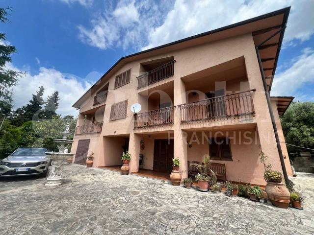 Villa Indipendente in vendita a Sant'Erminio, Cenerente