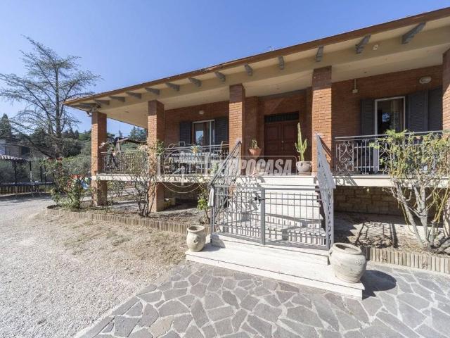 Villa Indipendente in vendita a Sant'Erminio, Cenerente