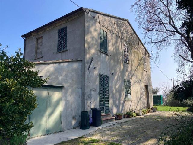 Villa Indipendente in vendita a Villa Fastiggi, Marche