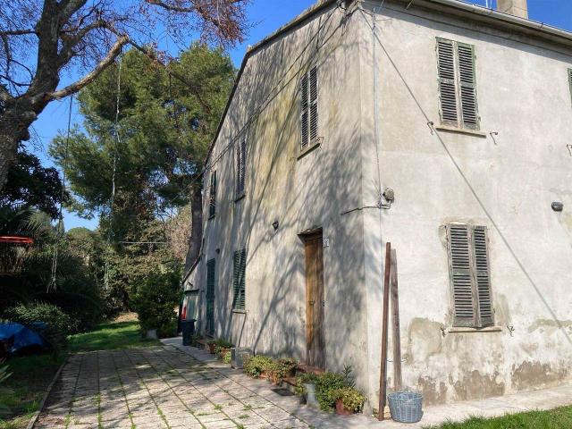 Villa Indipendente in vendita a Villa Fastiggi, Marche