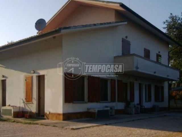 Villa Indipendente in vendita a Villa Fastiggi, Marche