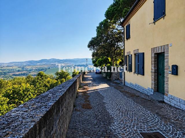 Villa Indipendente in vendita a Calcinari, Marche