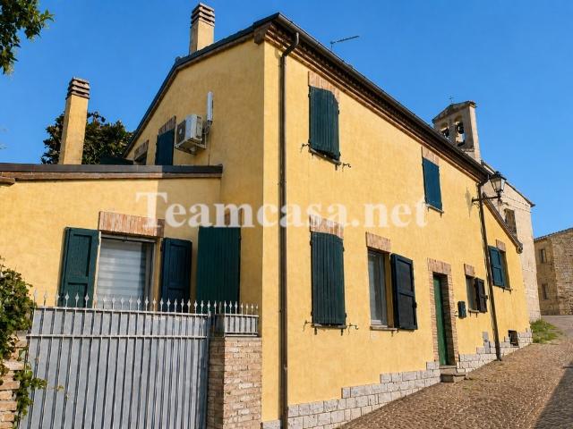 Villa Indipendente in vendita a Calcinari, Marche