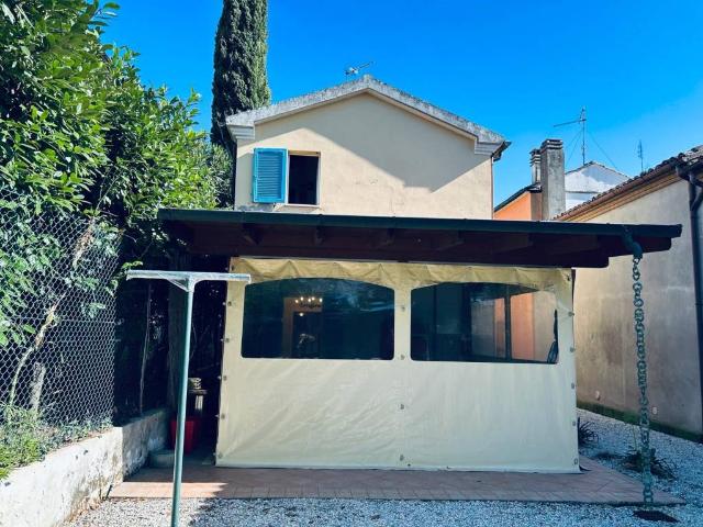 Villa Indipendente in vendita a Marche, Pesaro E Urbino