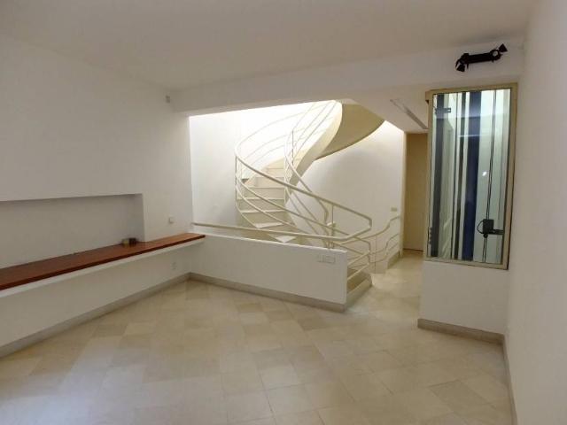 Villa Indipendente in vendita a Centro Storico, Marche