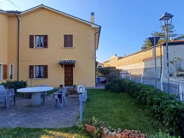 Villa Indipendente in vendita a Marche, Pesaro E Urbino