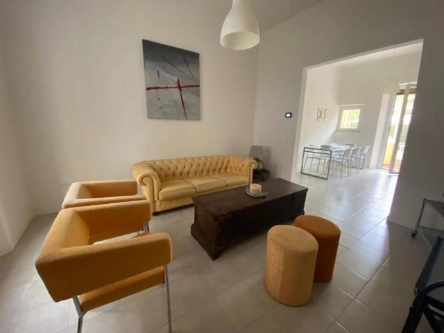 Villa Indipendente in vendita a Centro Storico, Marche