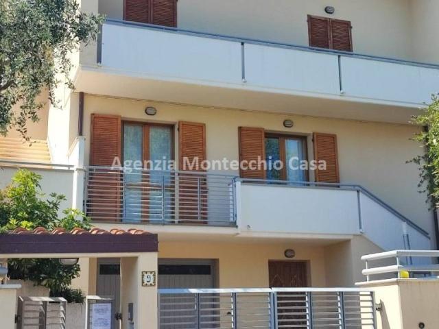 Villa Indipendente in vendita a Marche, Pesaro E Urbino