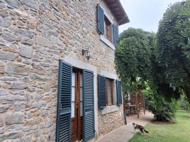 Villa Indipendente in vendita a Unione dei comuni Media Valle del Serchio, Pescaglia