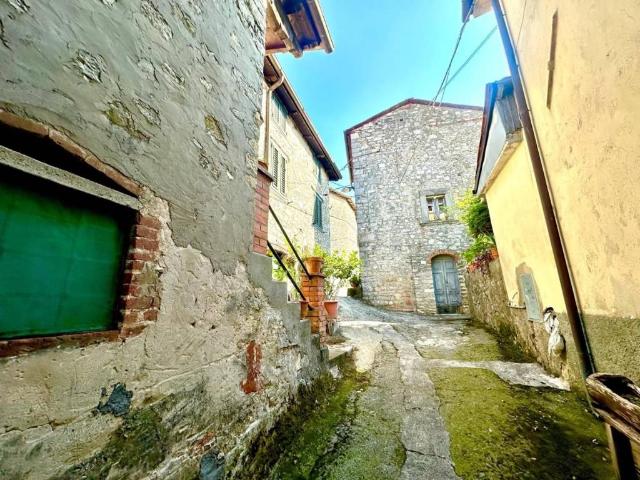 Villa Indipendente in vendita a Unione dei comuni Media Valle del Serchio, Pescaglia
