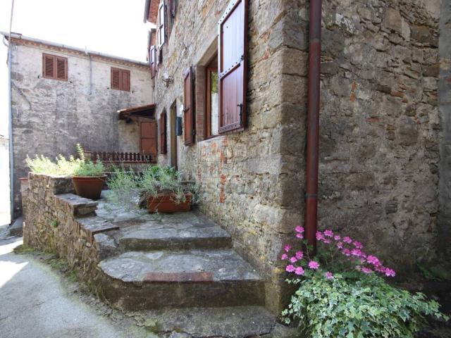Villa Indipendente in vendita a Unione dei comuni Media Valle del Serchio, Pescaglia