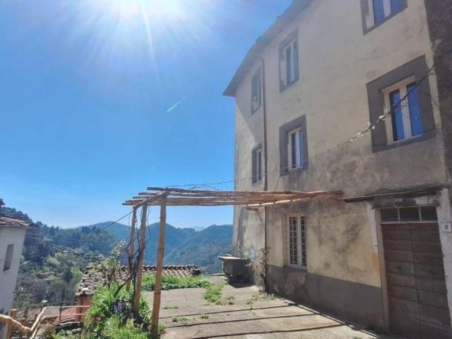 Villa Indipendente in vendita a Unione dei comuni Media Valle del Serchio, Pescaglia