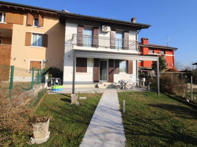 Villa Indipendente in vendita a Pescantina, Veneto