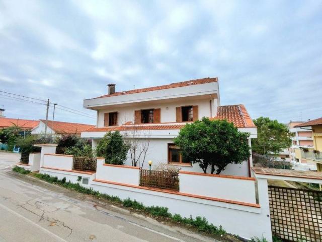 Villa Indipendente in vendita a Pescara Colli, Pescara