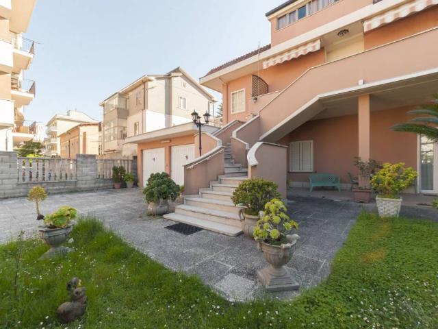 Villa Indipendente in vendita a Pescara, Abruzzo