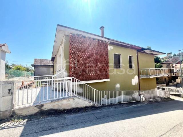 Villa Indipendente in vendita a C.da Colle Cervone, Pescara