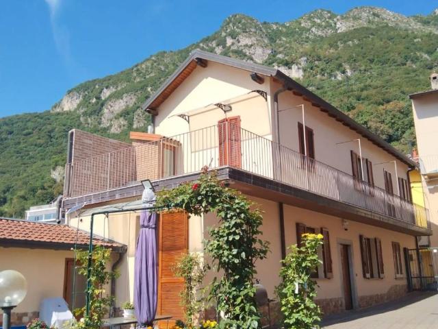 Villa Indipendente in vendita a Pescate, Lecco