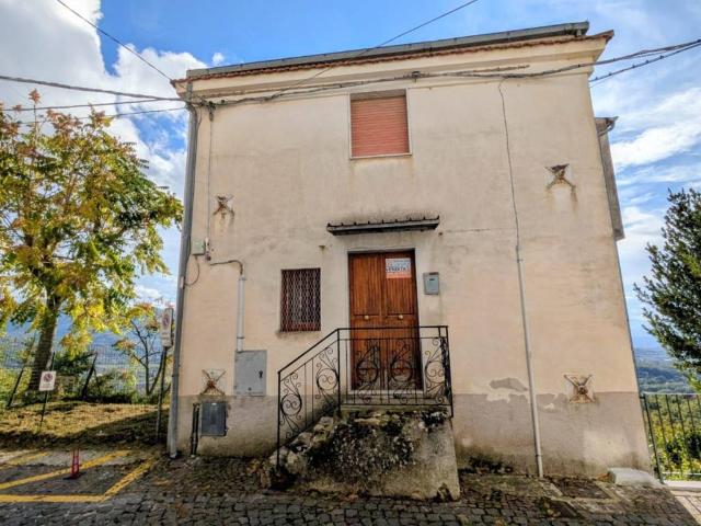 Villa Indipendente in vendita a Pesche, Molise