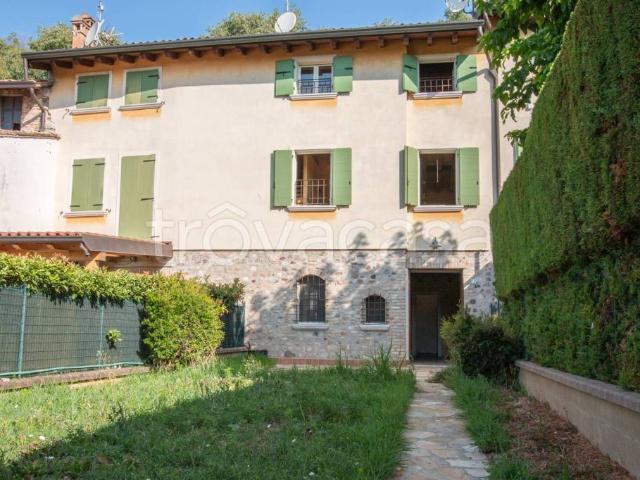 Villa Indipendente in vendita a Broglie, Peschiera del Garda