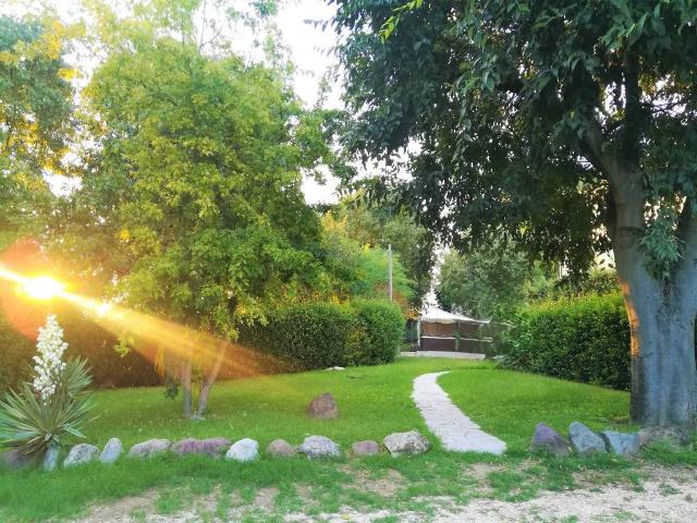 Villa Indipendente in vendita a Manodiferro, Peschiera del Garda