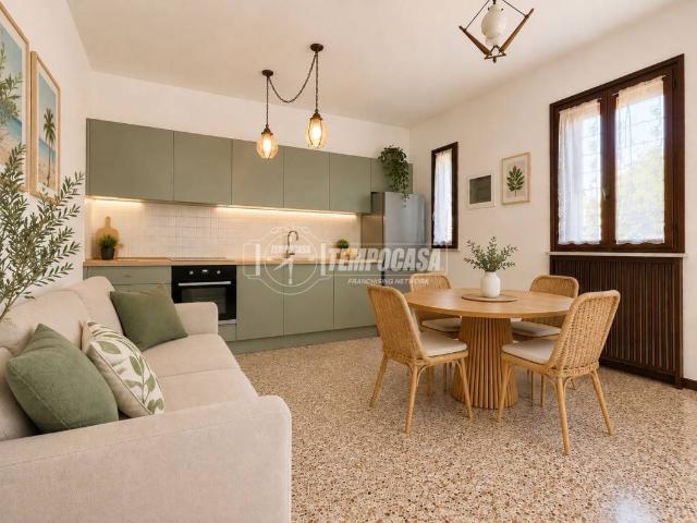 Villa Indipendente in vendita a Peschiera del Garda, Verona