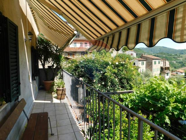 Villa Indipendente in vendita a Uzzano E Castello, Pistoia