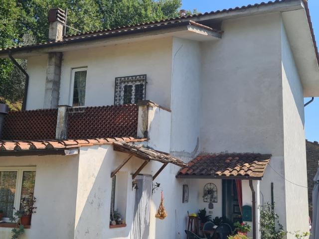 Villa Indipendente in vendita a Ricciano, Uzzano E Castello