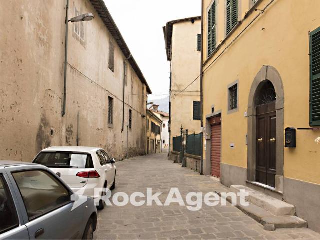 Villa Indipendente in vendita a Ricciano, Pescia