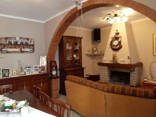 Villa Indipendente in vendita a Collecchio, Pescia