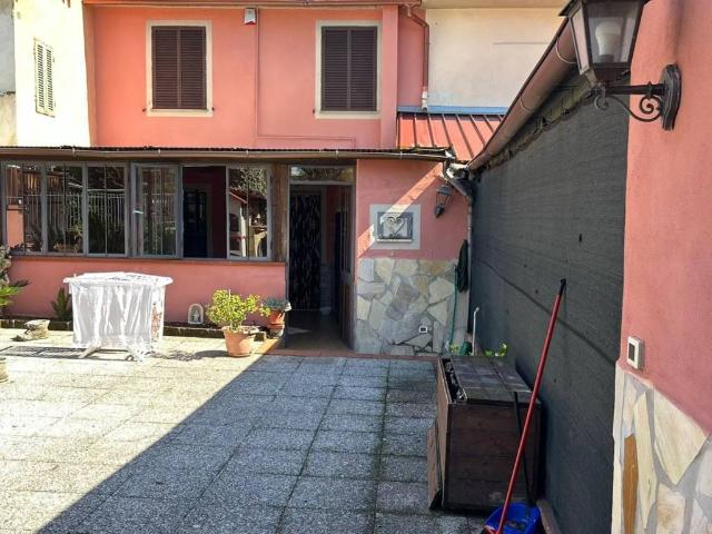 Villa Indipendente in vendita a Alberghi, Uzzano E Castello