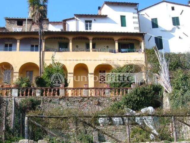 Villa Indipendente in vendita a Uzzano E Castello, Pistoia