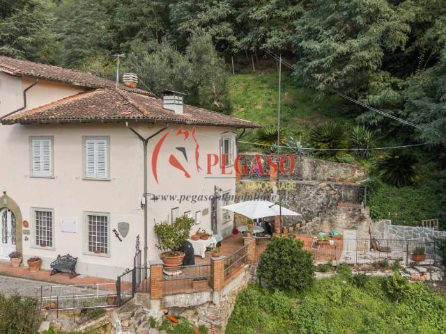 Villa Indipendente in vendita a Uzzano E Castello, Pistoia