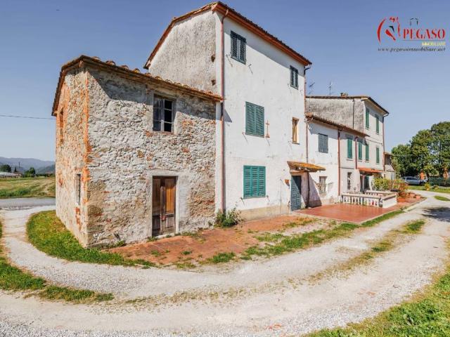 Villa Indipendente in vendita a Alberghi, Uzzano E Castello