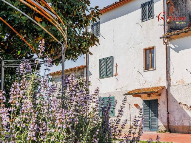 Villa Indipendente in vendita a Alberghi, Uzzano E Castello