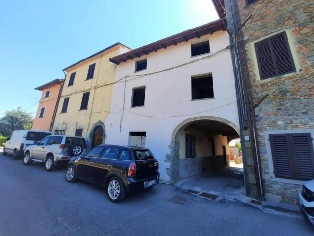 Villa Indipendente in vendita a Uzzano E Castello, Pistoia