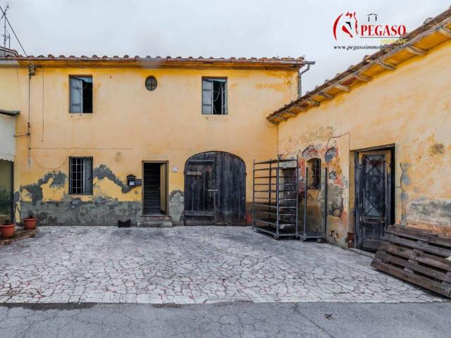 Villa Indipendente in vendita a Via Romana, Uzzano E Castello
