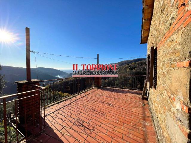 Villa Indipendente in vendita a Uzzano E Castello, Pistoia