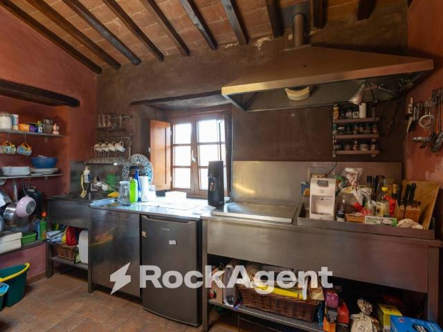 Villa Indipendente in vendita a Medicina, Uzzano E Castello