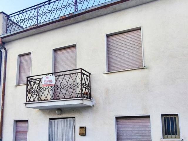 Villa Indipendente in vendita a Pescina, Abruzzo