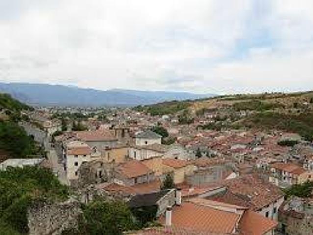 Villa Indipendente in vendita a Pescina, Abruzzo