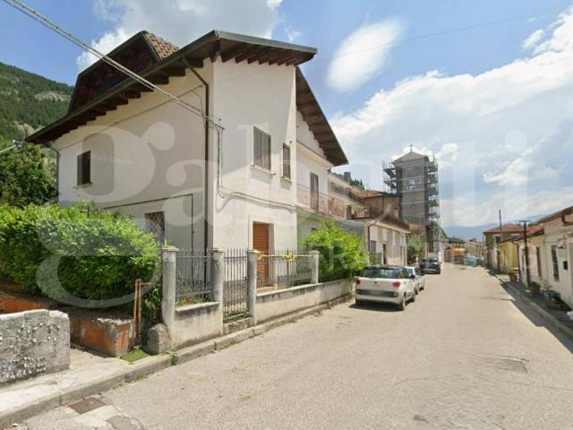 Villa Indipendente in vendita a Pescina, Abruzzo