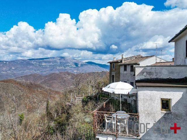 Villa Indipendente in vendita a Pescorocchiano, Lazio