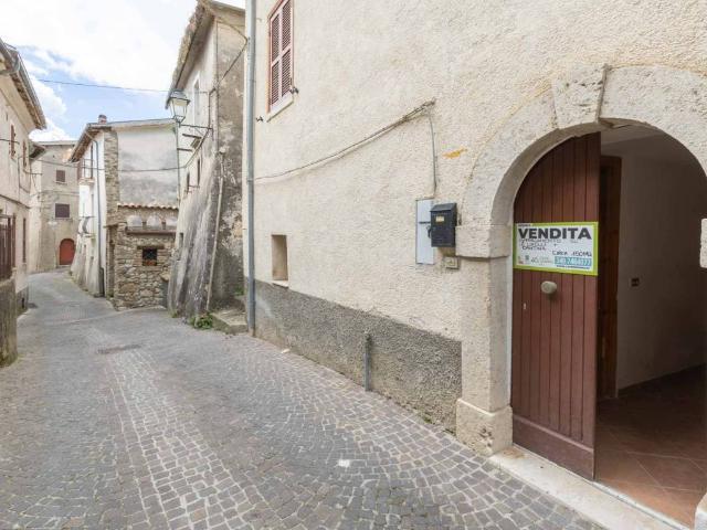 Villa Indipendente in vendita a Petrella Salto, Lazio