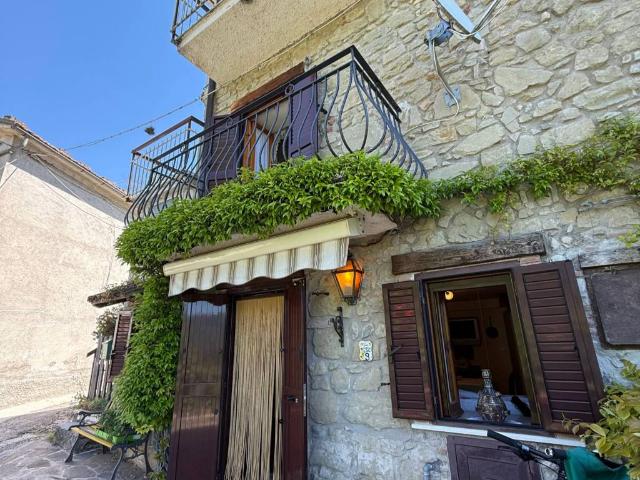 Villa Indipendente in vendita a Petrella Salto, Lazio