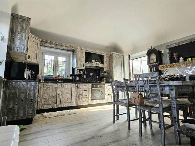 Villa Indipendente in vendita a Piemonte, Biella