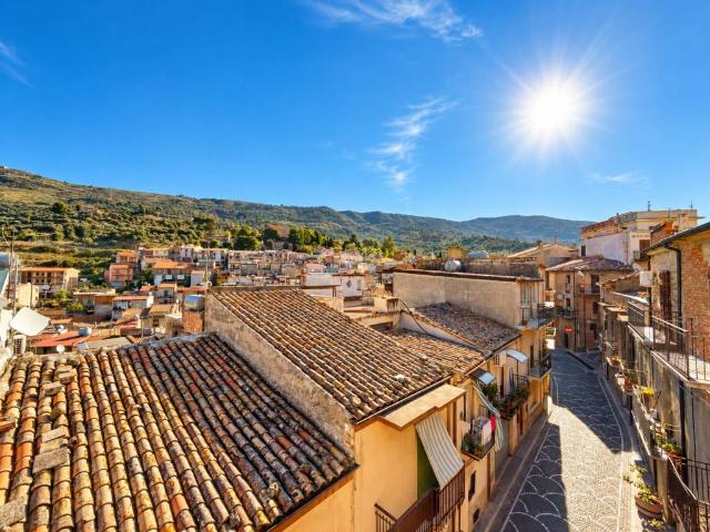 Villa Indipendente in vendita a Pettineo, Messina