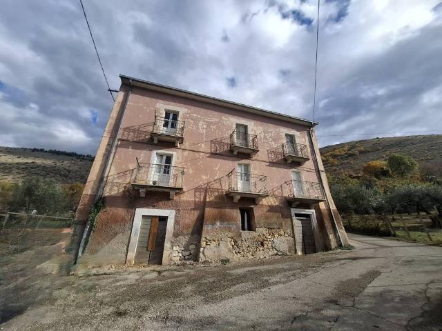 Villa Indipendente in vendita a Pettorano Sul Gizio, Abruzzo