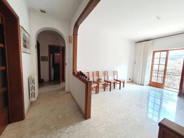 Villa Indipendente in vendita a Pettorano Sul Gizio, Abruzzo