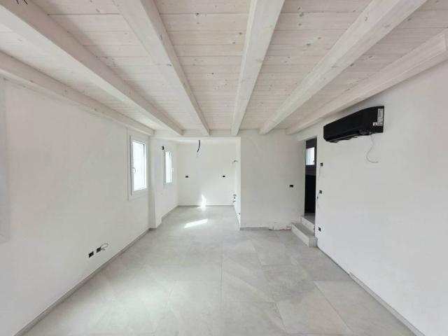 Villa Indipendente in vendita a Piacenza d'Adige, Padova